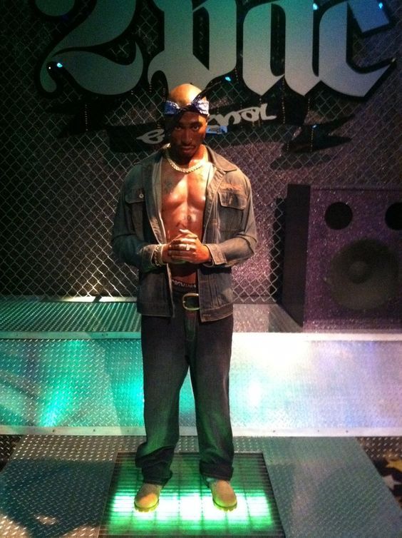 tupac statue cire